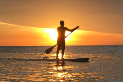 SUP Kurse & Touren Lübecker Bucht Sierksdorf Haffkrug Ostsee Fehmarn Fehmarnsundbrücke Bad Oldesloe Poggensee Sonne Sundowner